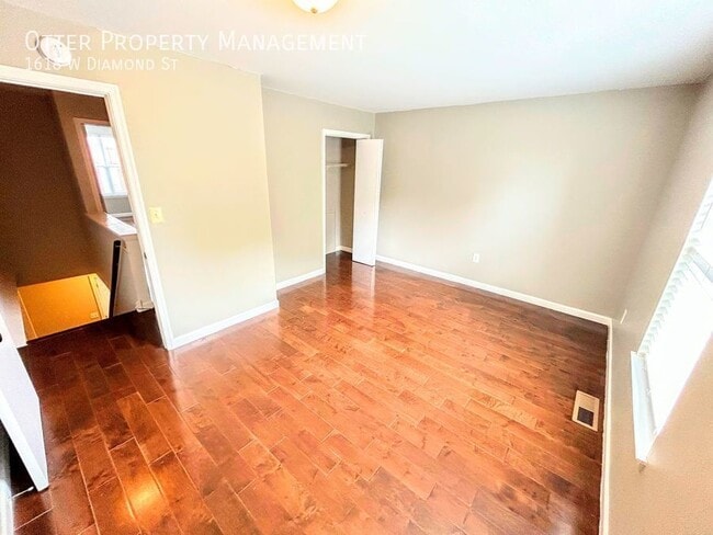 Building Photo - 1618 W Diamond St