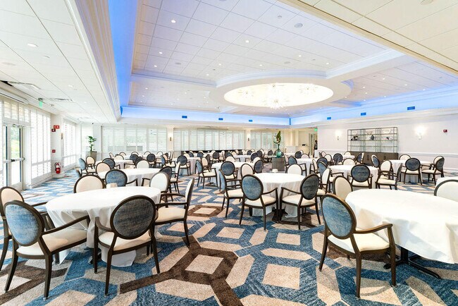 Building Photo - 18 Bristol Ln