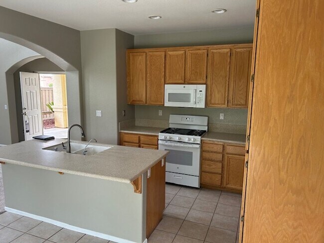 Building Photo - 32516 Guevara Dr