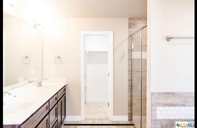 Building Photo - 2613 Crystal Ann Dr