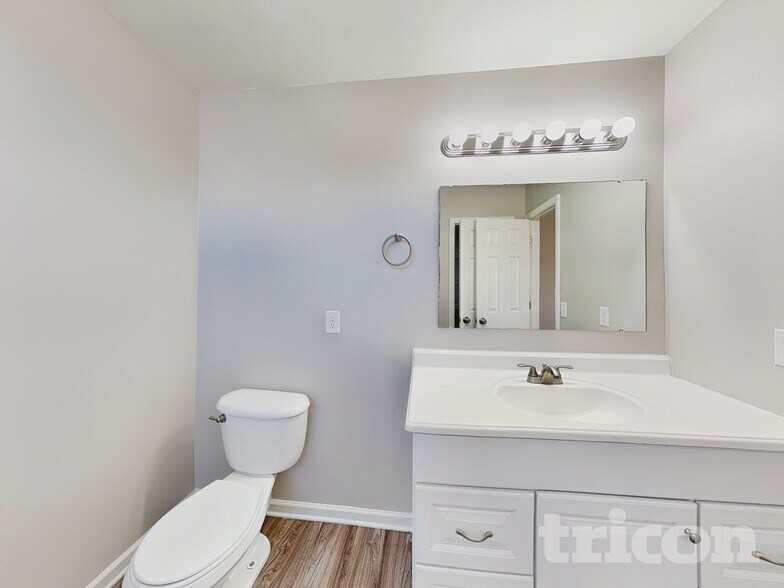 Building Photo - 5745 Henderson Oaks Dr