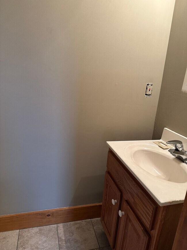 Building Photo - 3 Bedroom Townhouse Leola