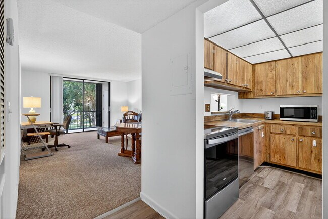 Primary Photo - 5220 Las Verdes Cir