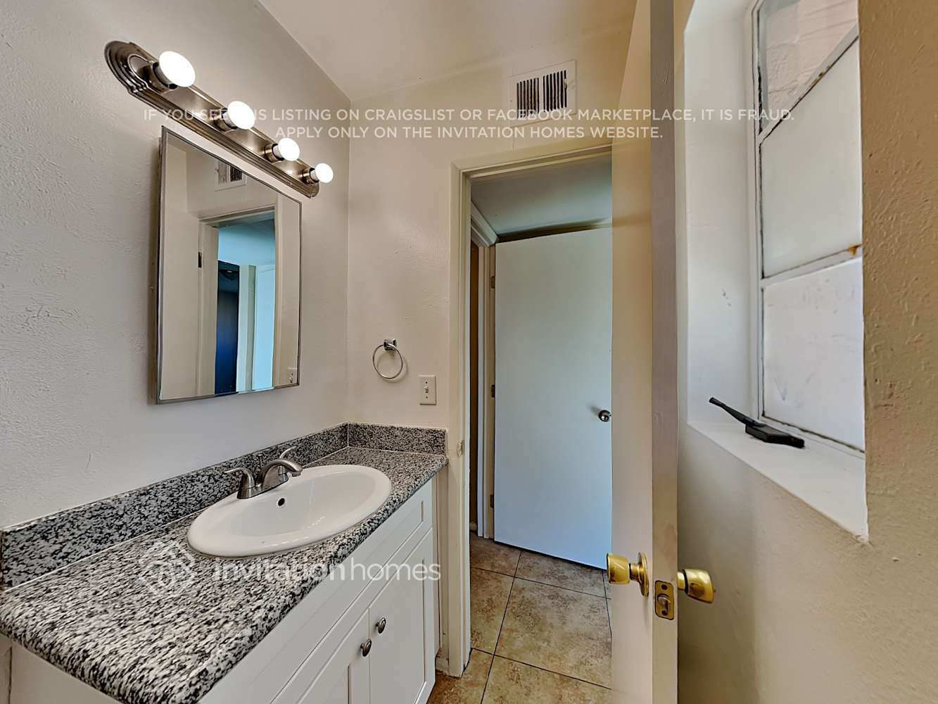 Building Photo - 3409 W Poinsettia Dr