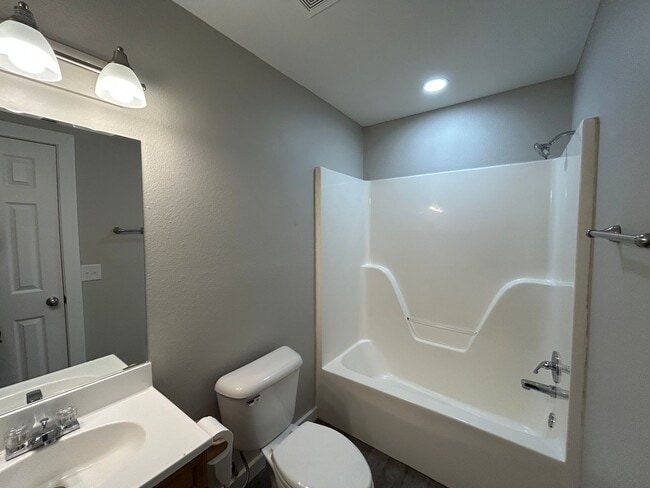 Building Photo - Duplex with Garage - Minutes from Downtown...