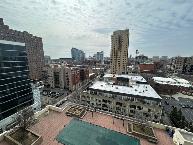 Building Photo - 1400 S Michigan Ave