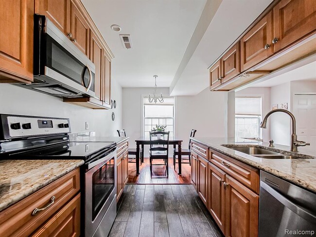Building Photo - 3115 Sunnyside Ct