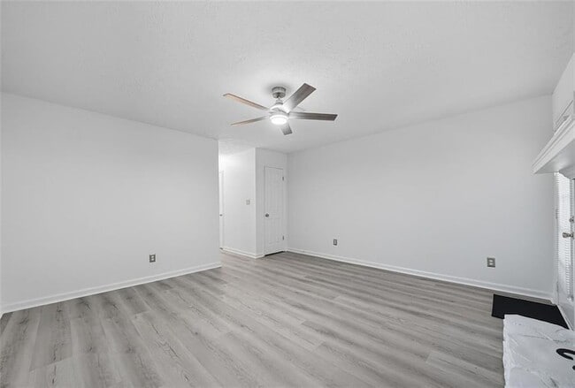 Building Photo - 6615 Sienna Ct