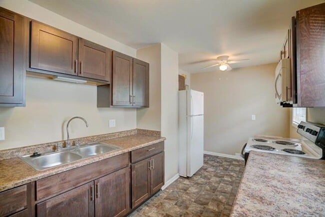 Building Photo - 3009 Hermina St