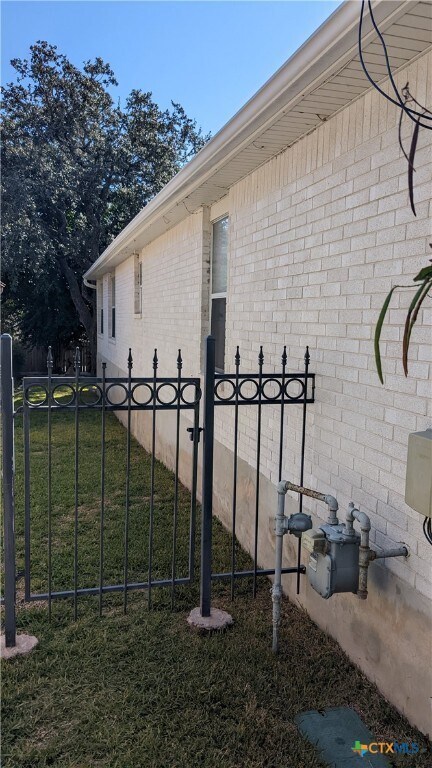 Building Photo - 208 Bonner St