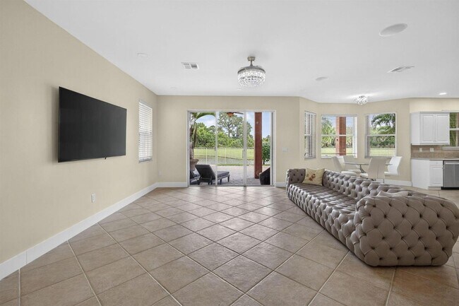 Building Photo - 1724 Annandale Cir