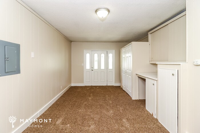 Building Photo - 5500 Ehrling Rd