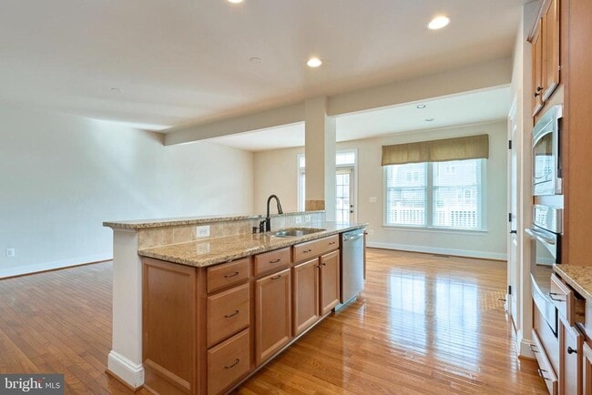 Building Photo - 21276 Hyrst Grove Terrace