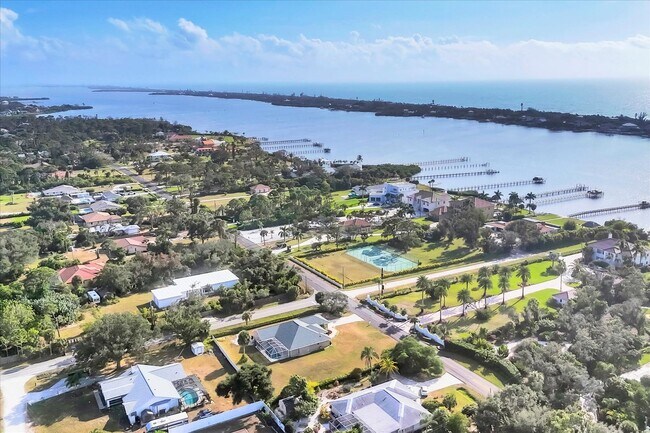 Building Photo - Annual Pool Home for Rent in Englewood