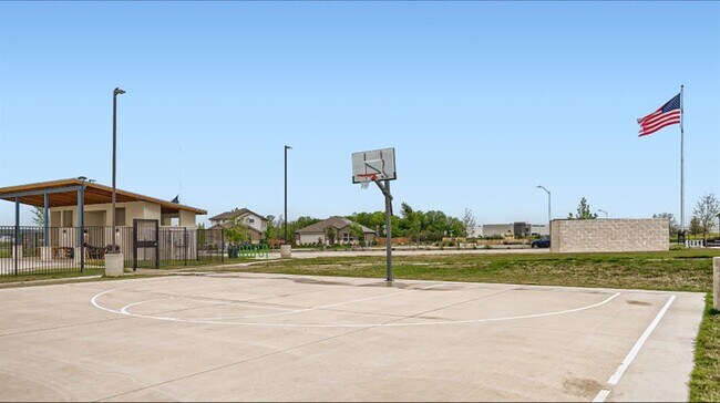 Building Photo - 154 Solitude Dr