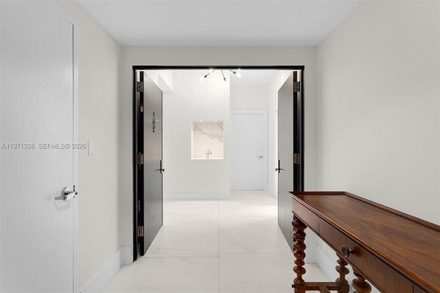 Building Photo - 900 Biscayne Blvd