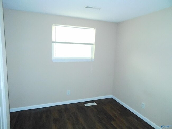 Building Photo - 314 Harolds Dr NW