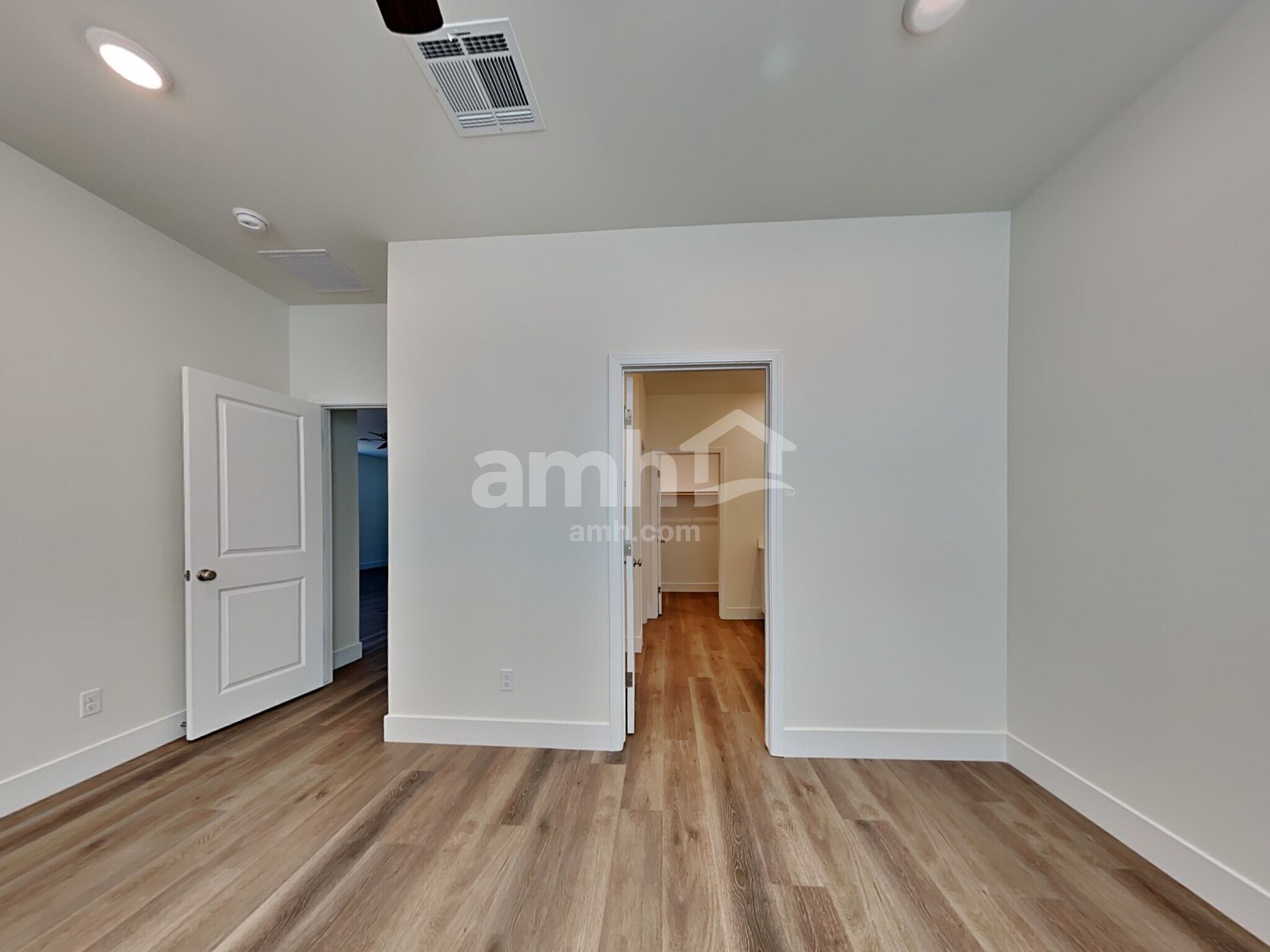 Building Photo - 521 Silverbell Falls Pl