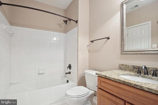 Building Photo - 43708 Red House Dr