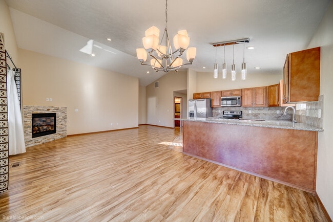 Building Photo - 1923 N Nelson St