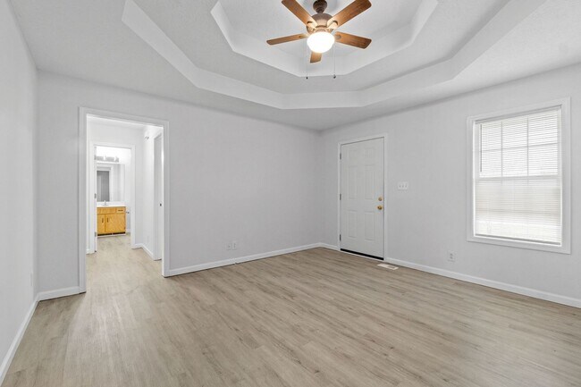 Building Photo - 941 Crabapple Ln