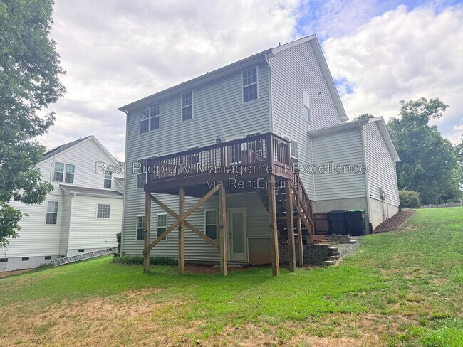 Building Photo - 305 Holly Thorn Trace
