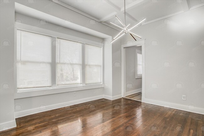 Building Photo - 812 Monroe Ave