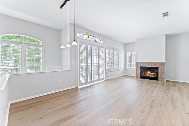 Building Photo - 23 Anana