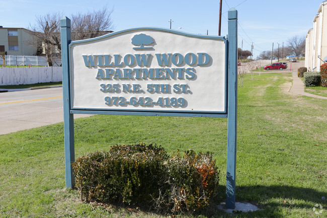 Building Photo - Willow Wood Apartments