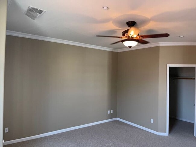 Building Photo - Mountain House 2 Bedroom 2 Bath Townhome