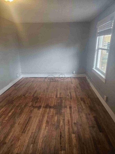 Building Photo - 1714 E 14th St