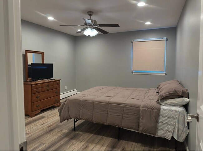 Building Photo - 107 Fairview Ave