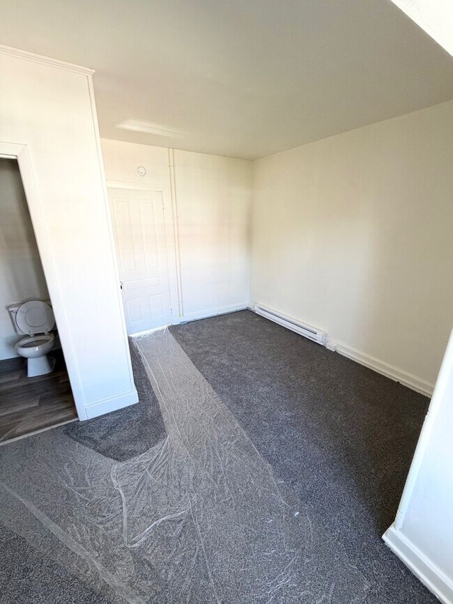 Building Photo - 1422 W Philadelphia St