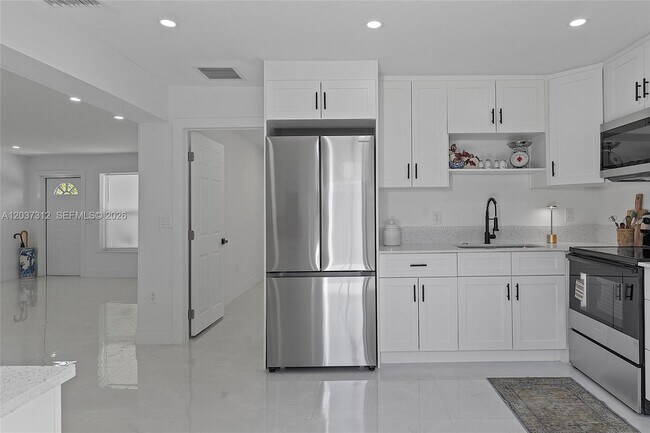 Building Photo - 1473 NE 30th Ct