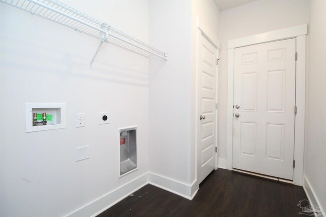 Building Photo - 717 Brambling Ct