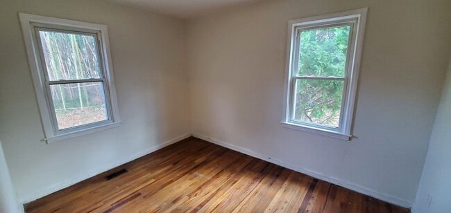 Building Photo - 1105 Logan St