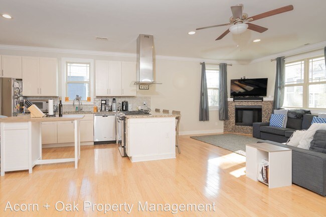 Building Photo - 3 br, 2.5 bath House - 110 Chestnut St.