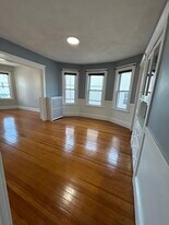 Building Photo - 17 Oakland St