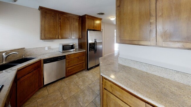 Building Photo - 7BD on Mary Lane! Huge Front Patio, Back Y...