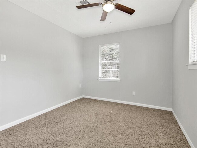 Building Photo - 234 Overbluff St