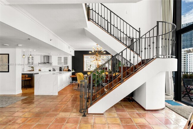 Building Photo - 520 Brickell Key Dr