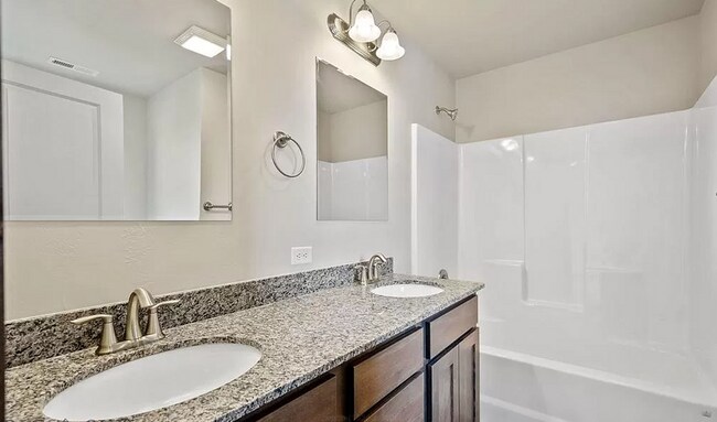 Building Photo - 3 Bedroom 2 1/2 Bathroom Townhouse- NEWLY BUILT-
