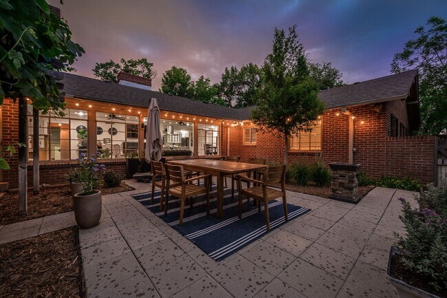 Building Photo - Must see, beautiful home!