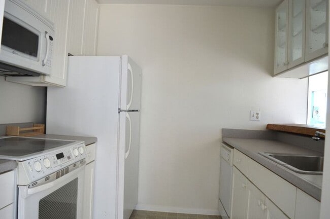 Building Photo - End Unit Sausalito Condo with Wrap-Around Deck