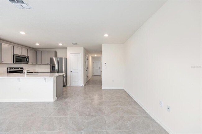 Building Photo - 8247 SW 67th Ave
