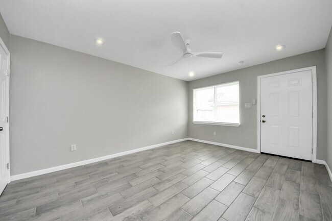 Building Photo - 5441 Minden St