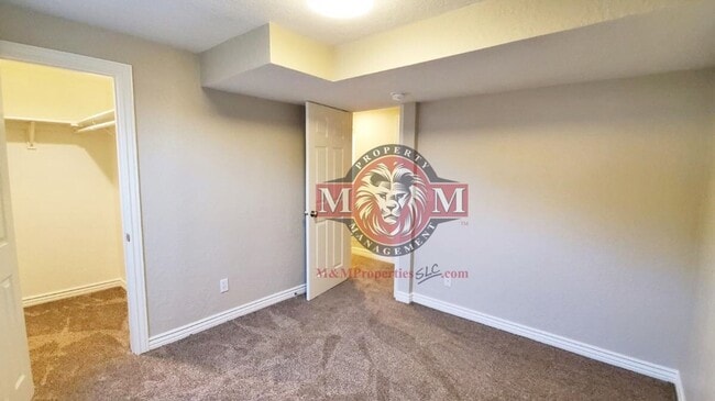 Building Photo - 5 Bd 3 Ba Remodeled Home in Midvale