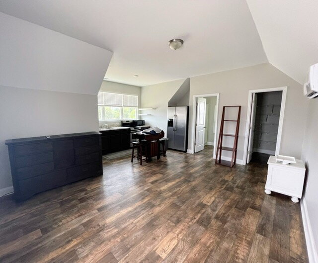 Building Photo - Studio Garage Apartment for Rent in downtown Bluffton