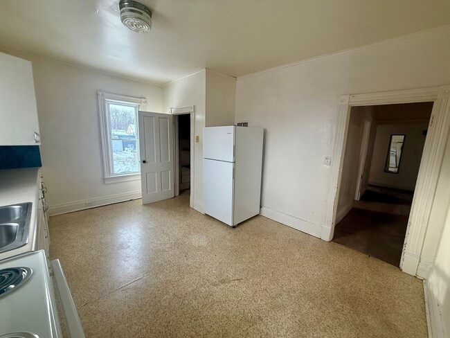 Building Photo - 111 N 3rd Ave