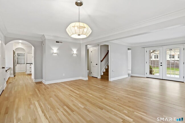 Building Photo - 21 Eunice Ave